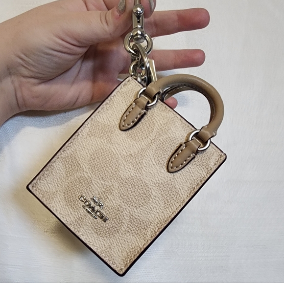 ✨️NWT✨️ Coach Winner's Choice Bag Charm - Picture 4 of 13